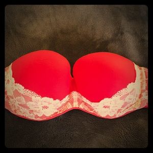 Victoria’s Secret Body by Victoria strapless bra